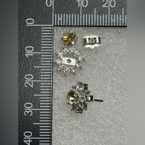Vtg Avon adaptable sparkly stud earrings - Picture 8 of 9